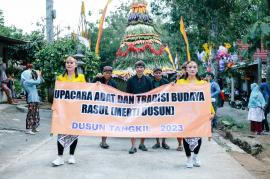 Mempererat Hubungan dan Melestarikan Budaya Lokal : Merti Dusun Tangkil
